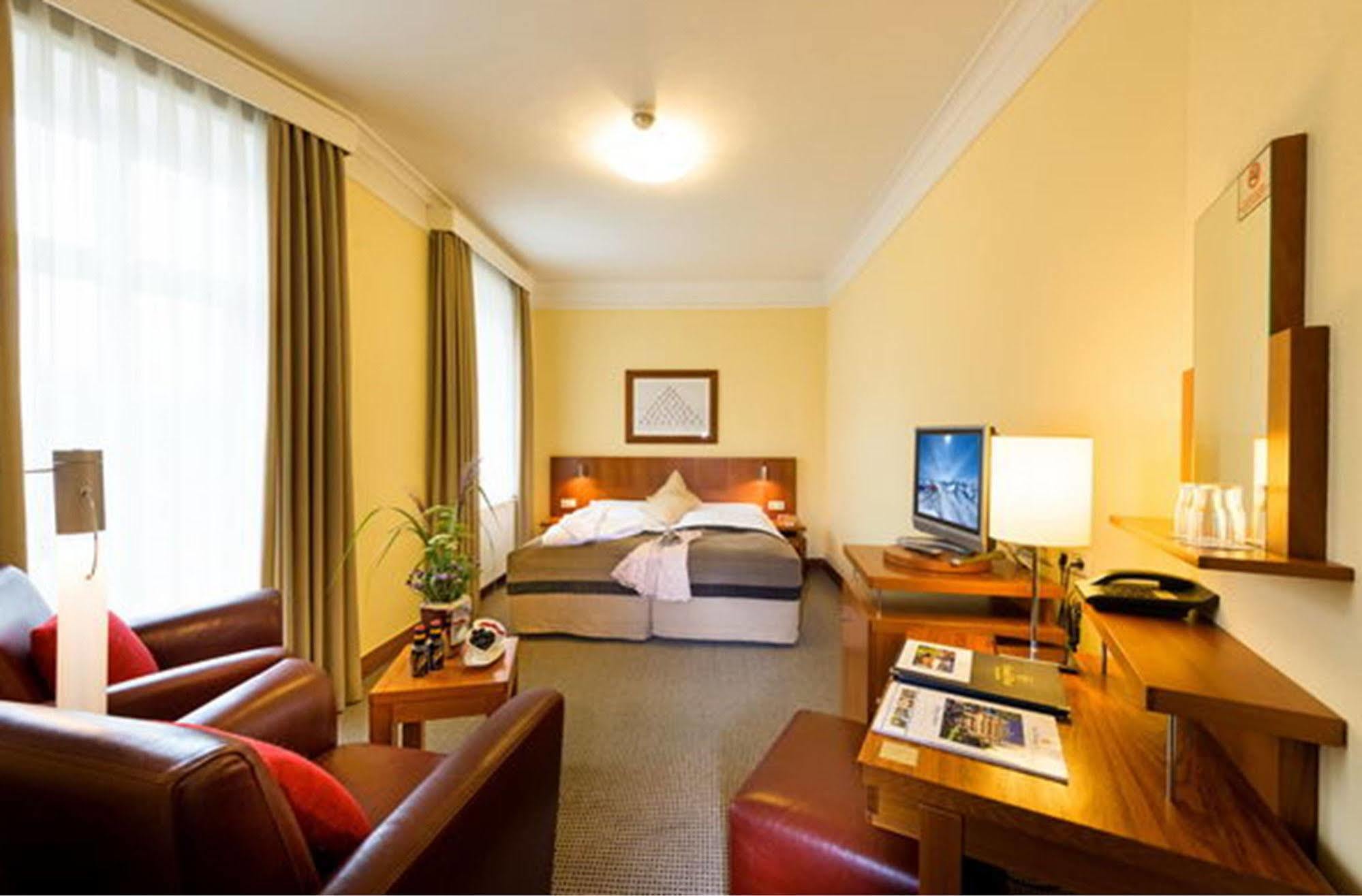 Hotel Post Бад Гащайн Екстериор снимка