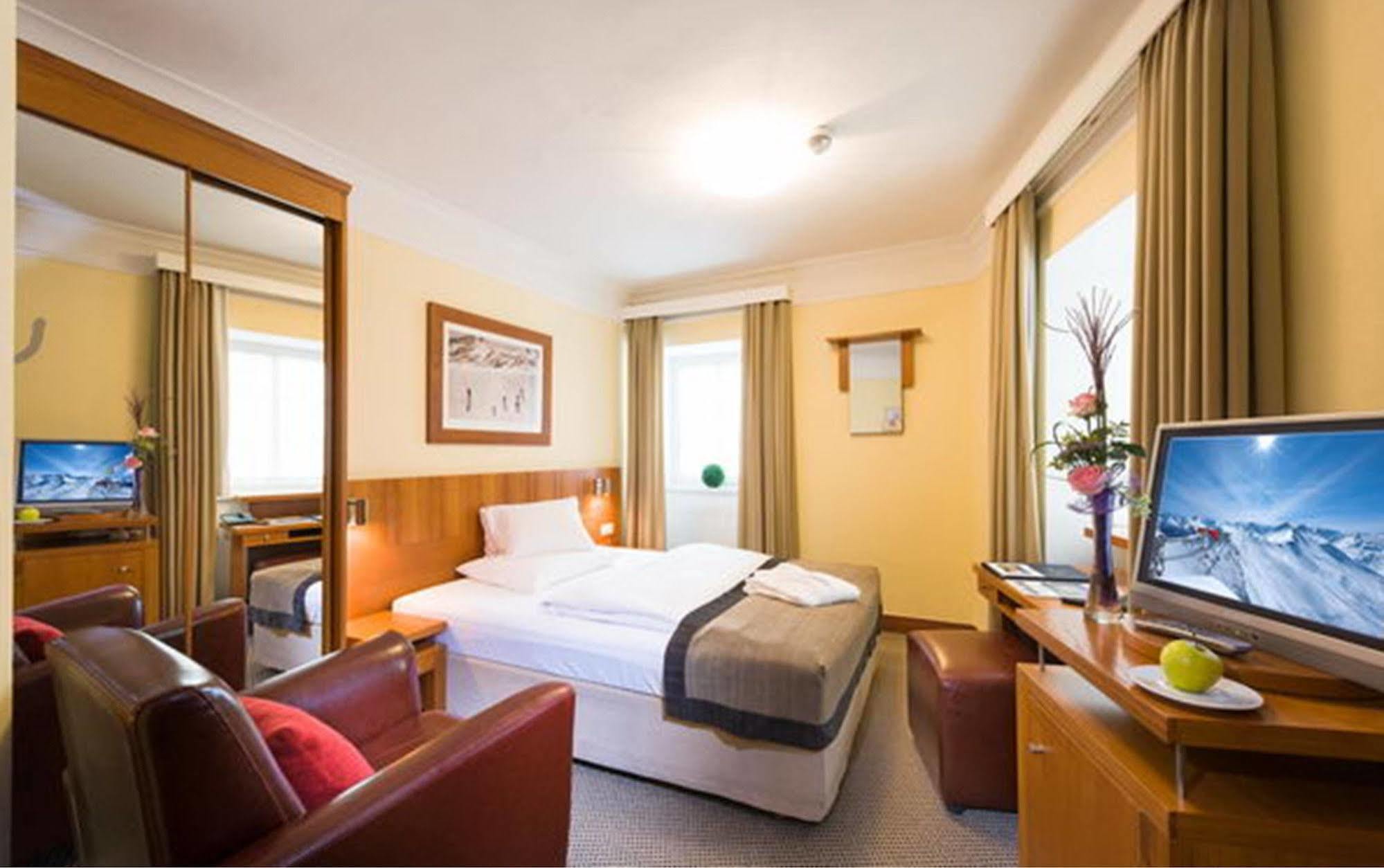Hotel Post Бад Гащайн Екстериор снимка